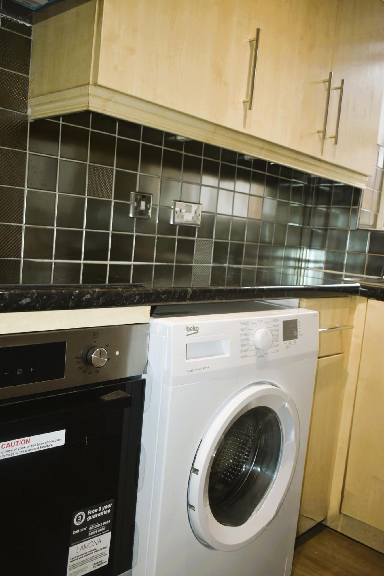 Luxury 2 Bed House With 3 Beds,3 Free Parking Lot In Dartford Near Town Centre, Adjacent Bus Stop, Train Station, Bluewater Mall, 25Mins To London City Airport,20 Miles From Central London Extérieur photo